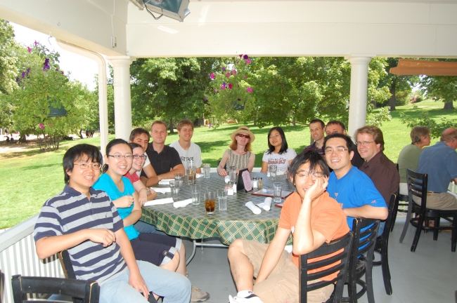 Kapteyn-Murnane Group Lunch at Chatauqua