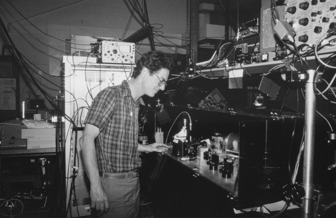 JILA Fellow Alan Gallagher in his laboratory in the 1990s