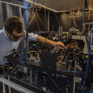 Adam Kaufman lab photo.